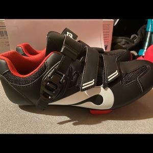 Peloton shoes with clips
